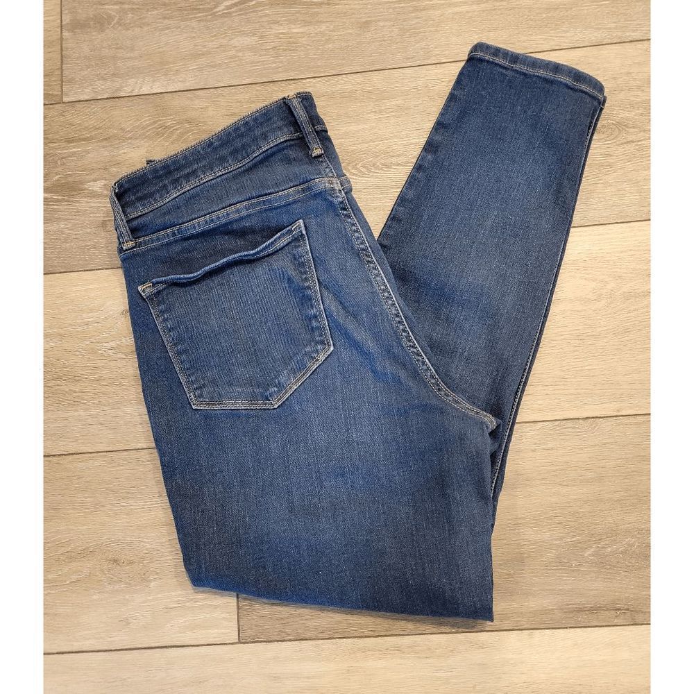 Old Navy Rockstar Super Skinny High Rise Jeans - Picture 2 of 5